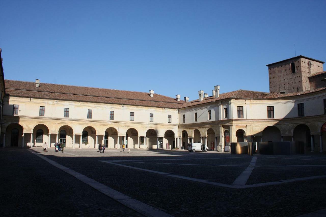 B&B Casa Dei Poeti Mantova Exterior photo